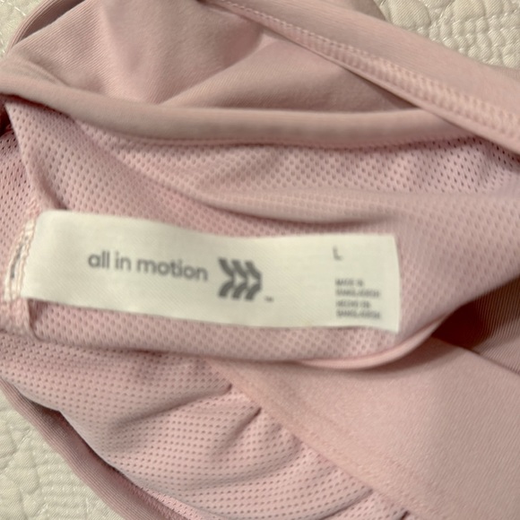 Light Pink Sports Bra Strappy Crop Top Target Workout Tank Criss Cross Straps - Picture 7 of 7